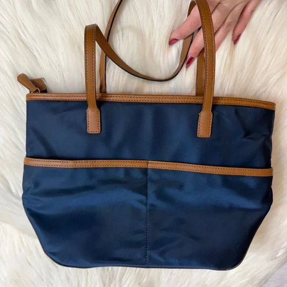 Michael Kors Kempton medium nylon pocket Tote - Picture 4 of 6